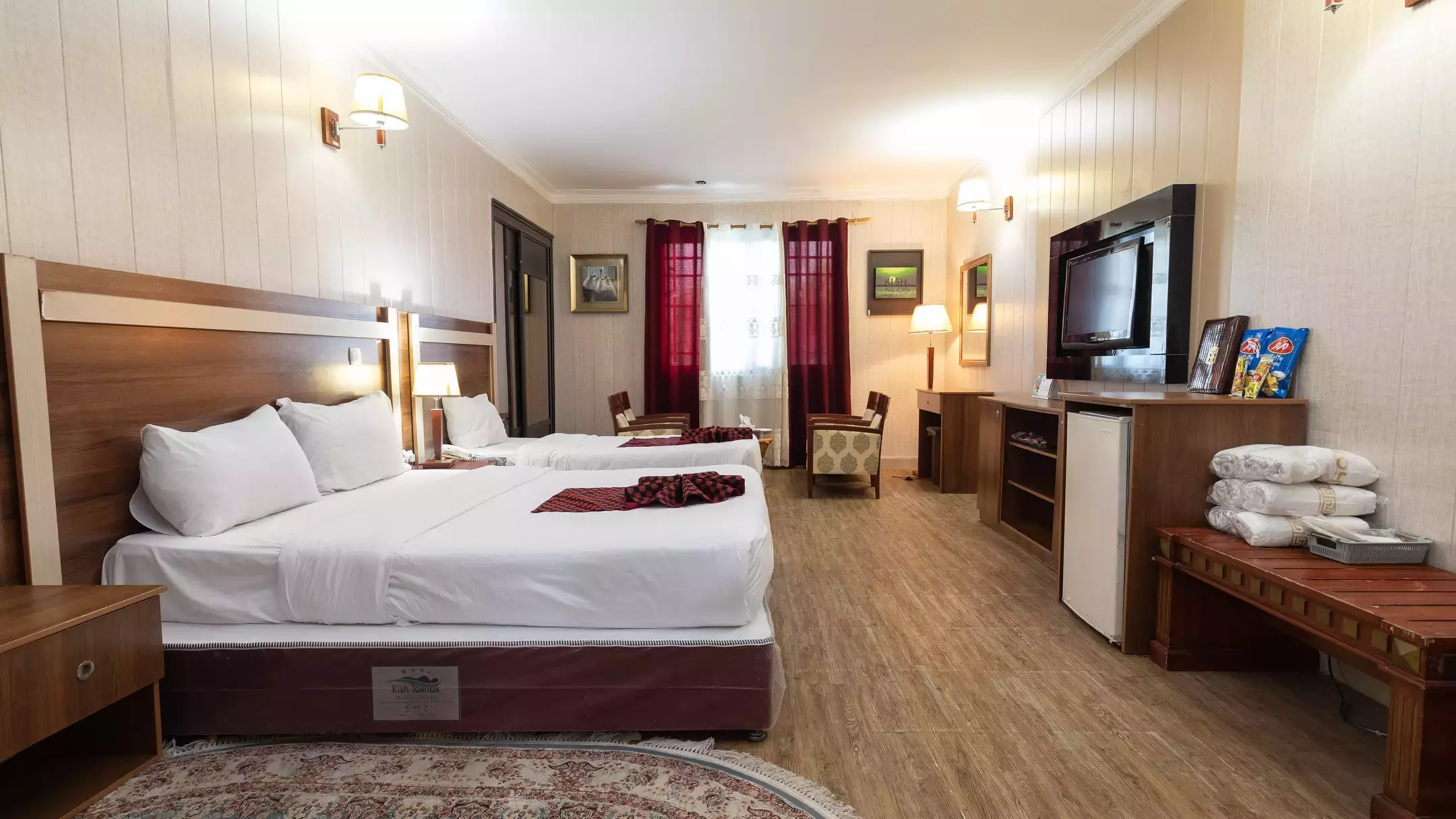 Alibaba https://cdn.alibaba.ir/ostorage/hotel-accommodation-images/67054047359857c3c5f4ac12_66e9540a79e696602f42e452_هتل هلیا - سوئیت یک خوابه شش تخته (1).webp